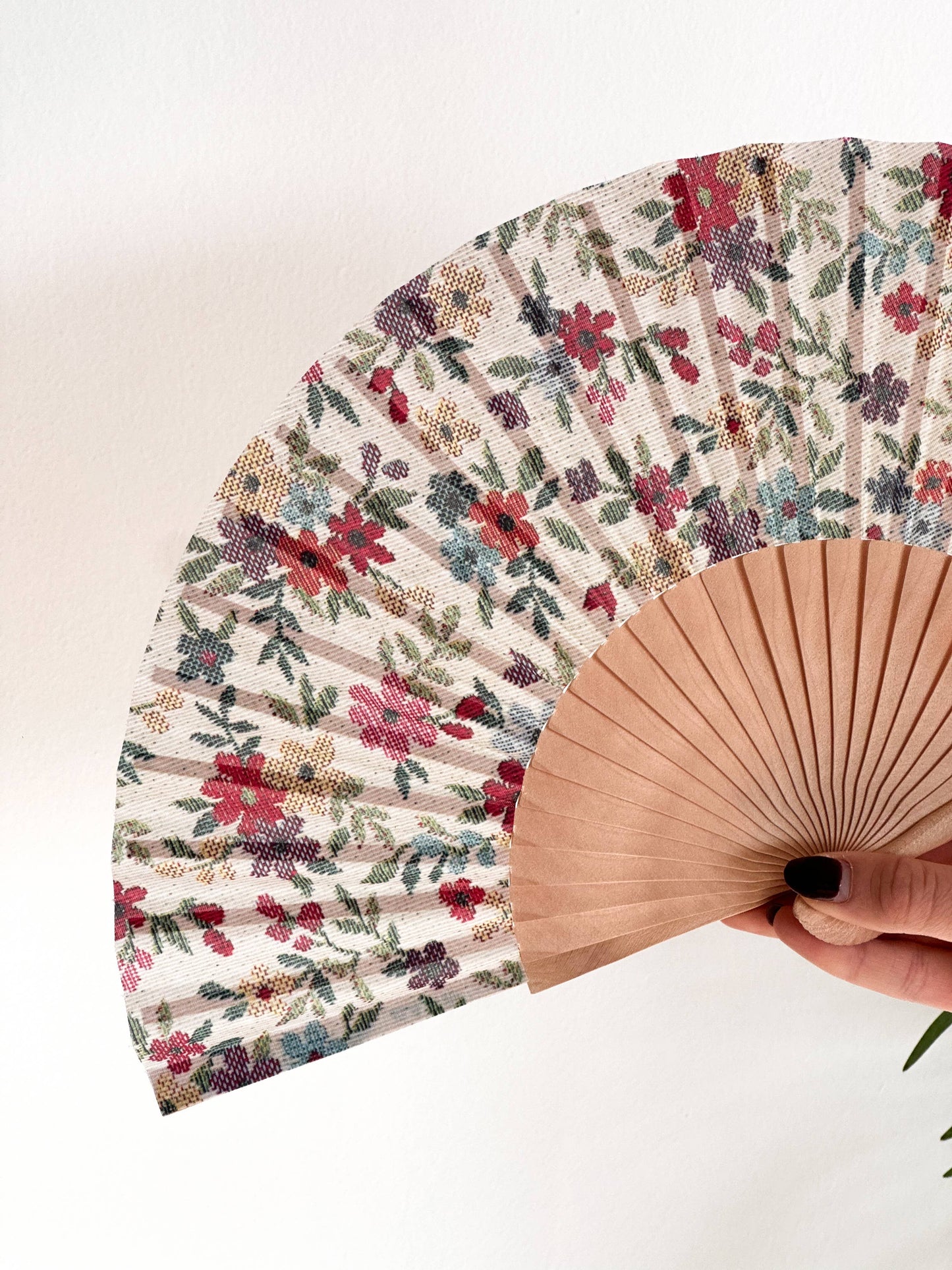 Blum Hand Fan