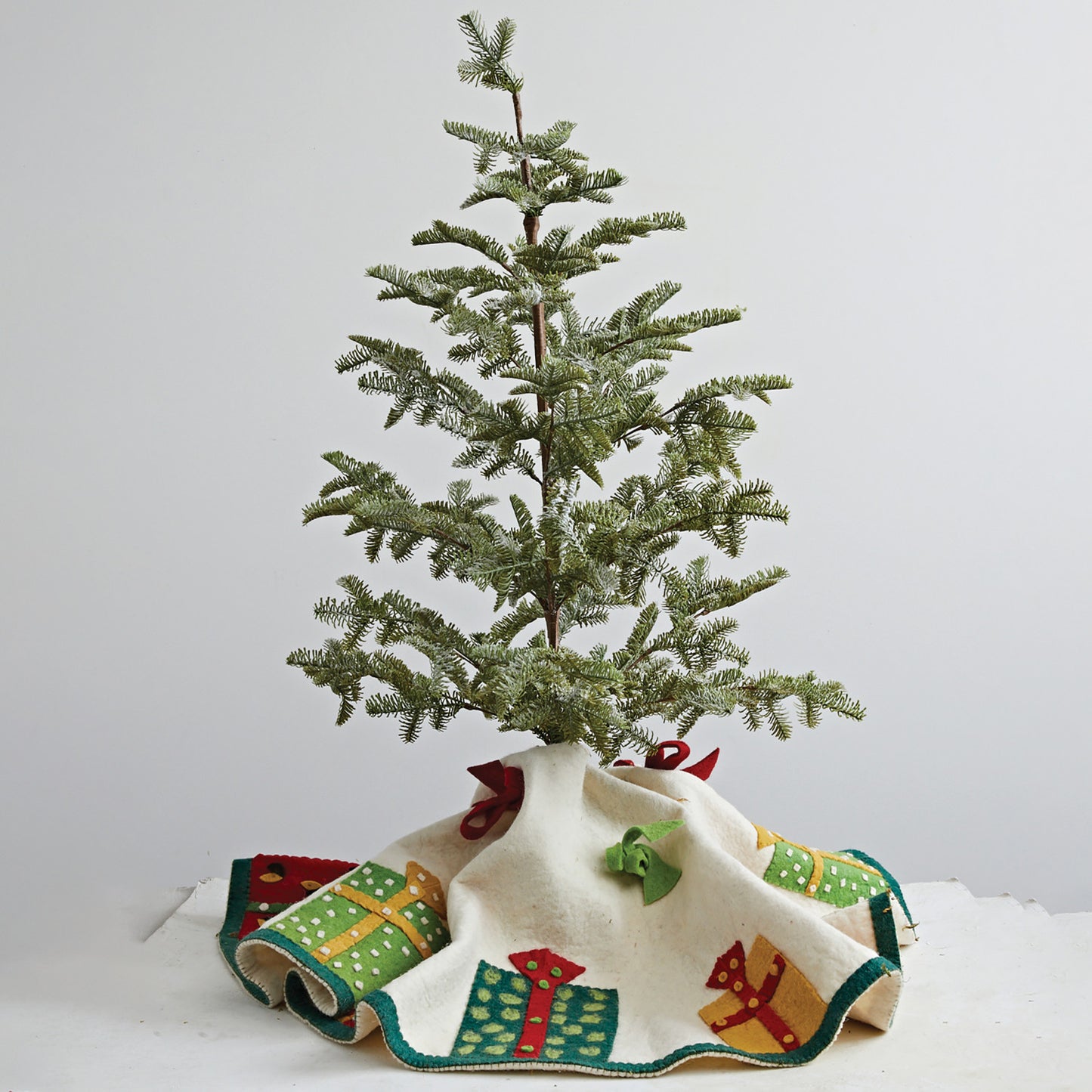 Presents + Bows Tree Skirt