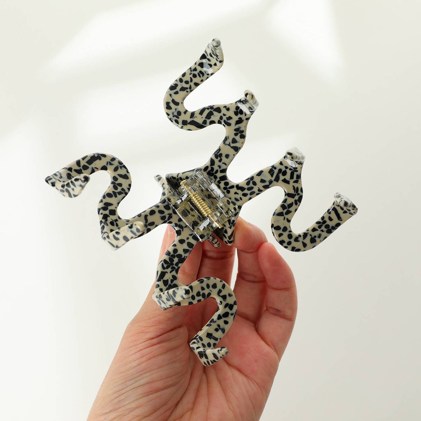 Wavy Claw Clip