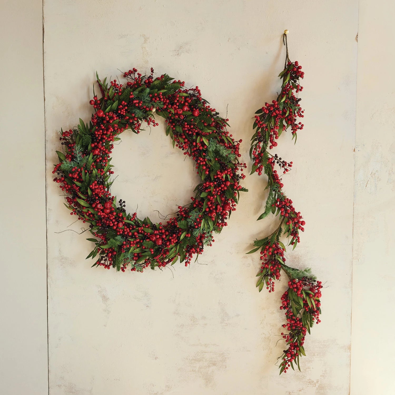 Large Spruce Berry Wreath