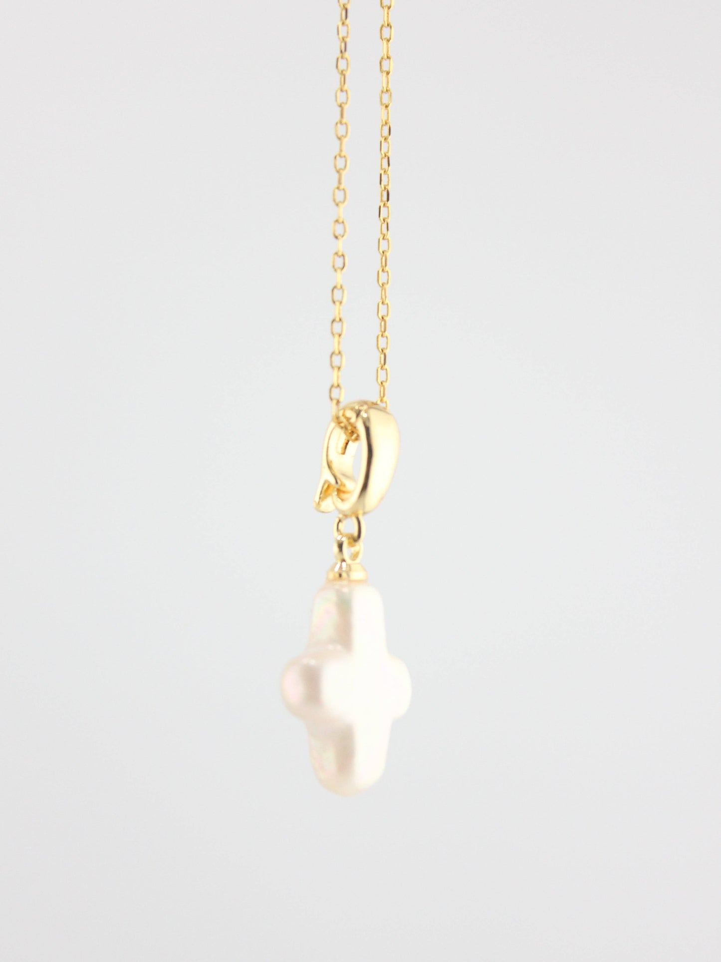 Cruz Perla Necklace