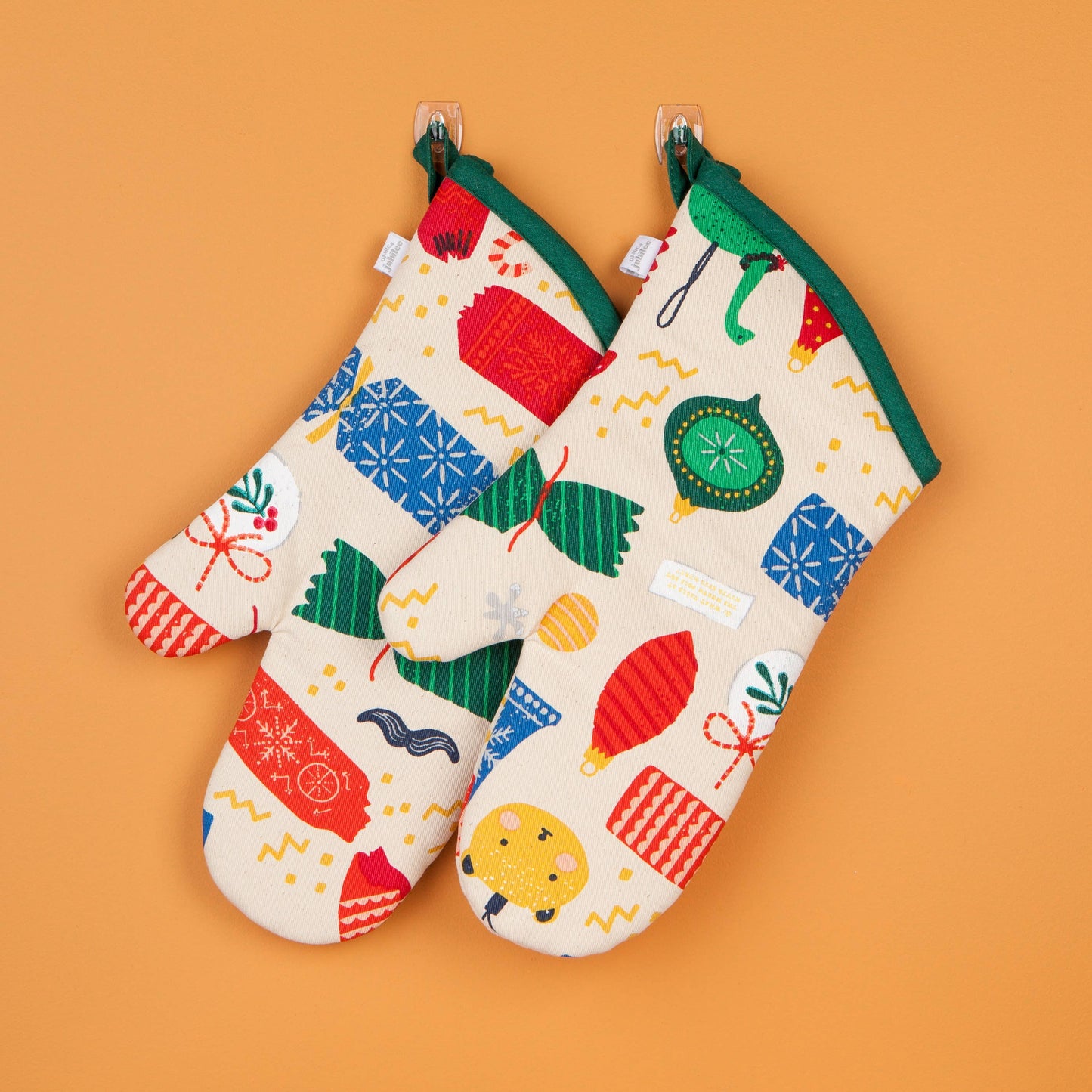 Christmas Charms Oven Mitts