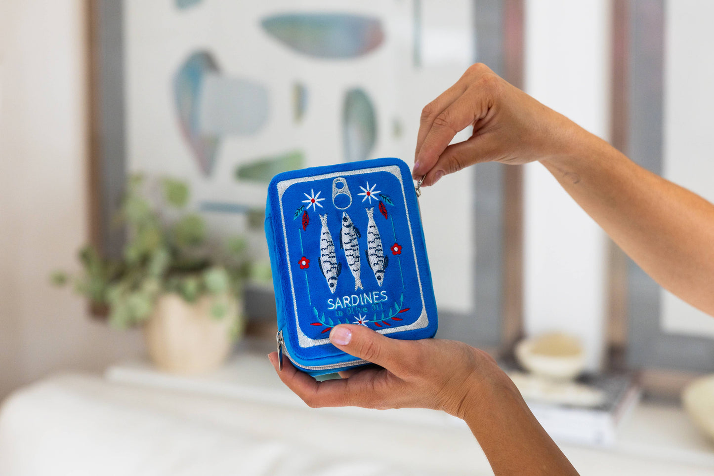 Sardine Velvet Jewelry Zip Case