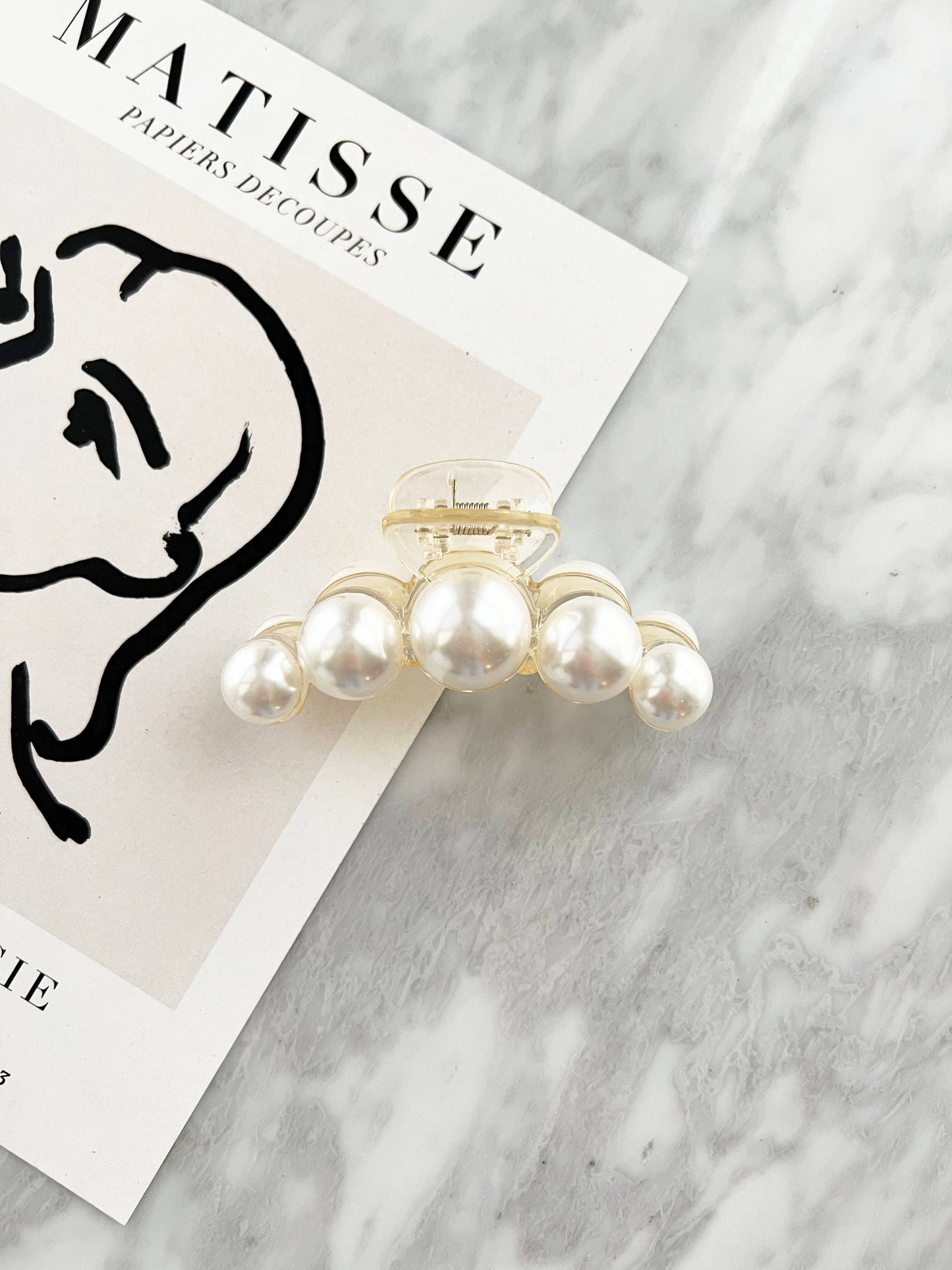 Pearl Hair Claw