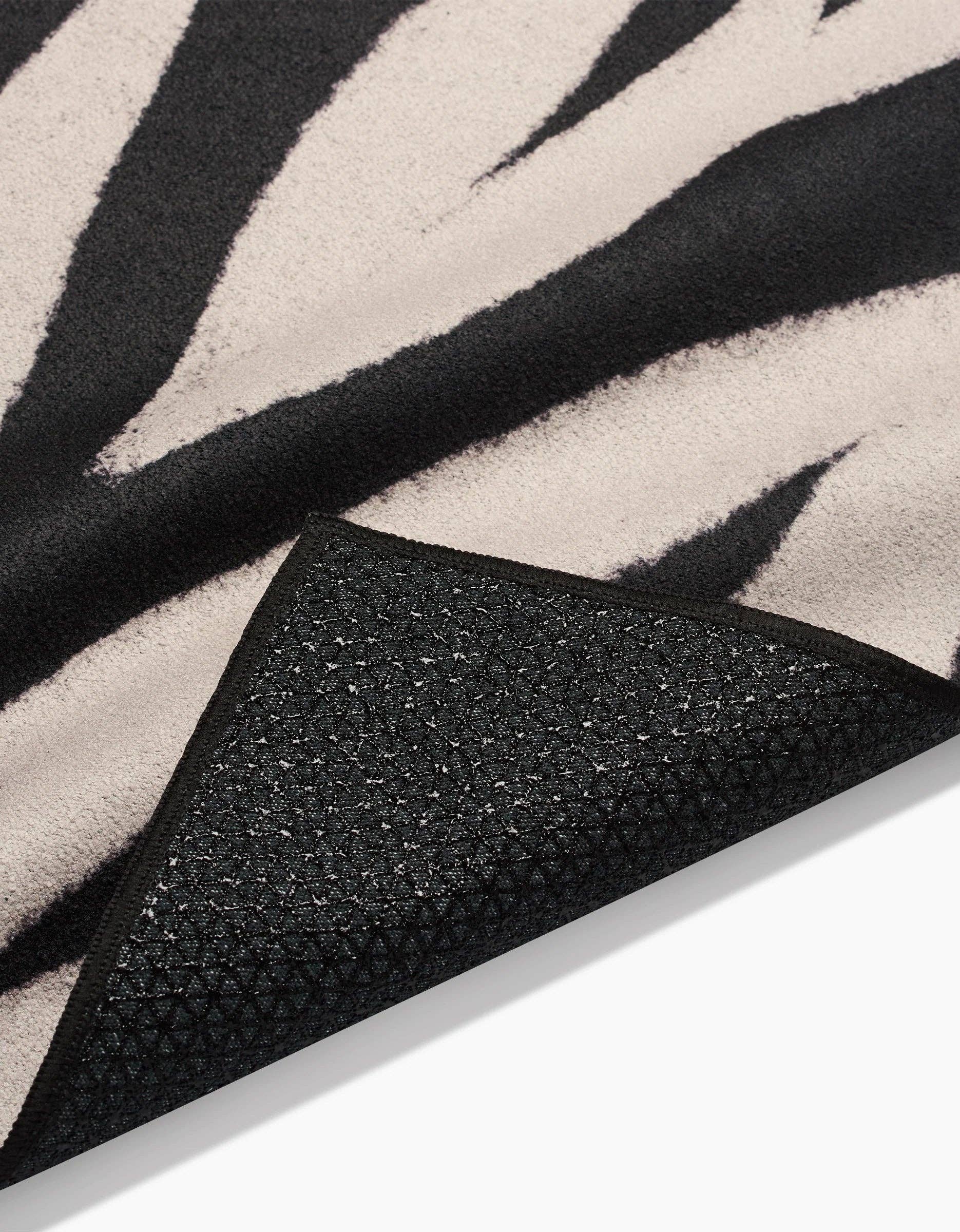 Geometry Chase Yoga Towel