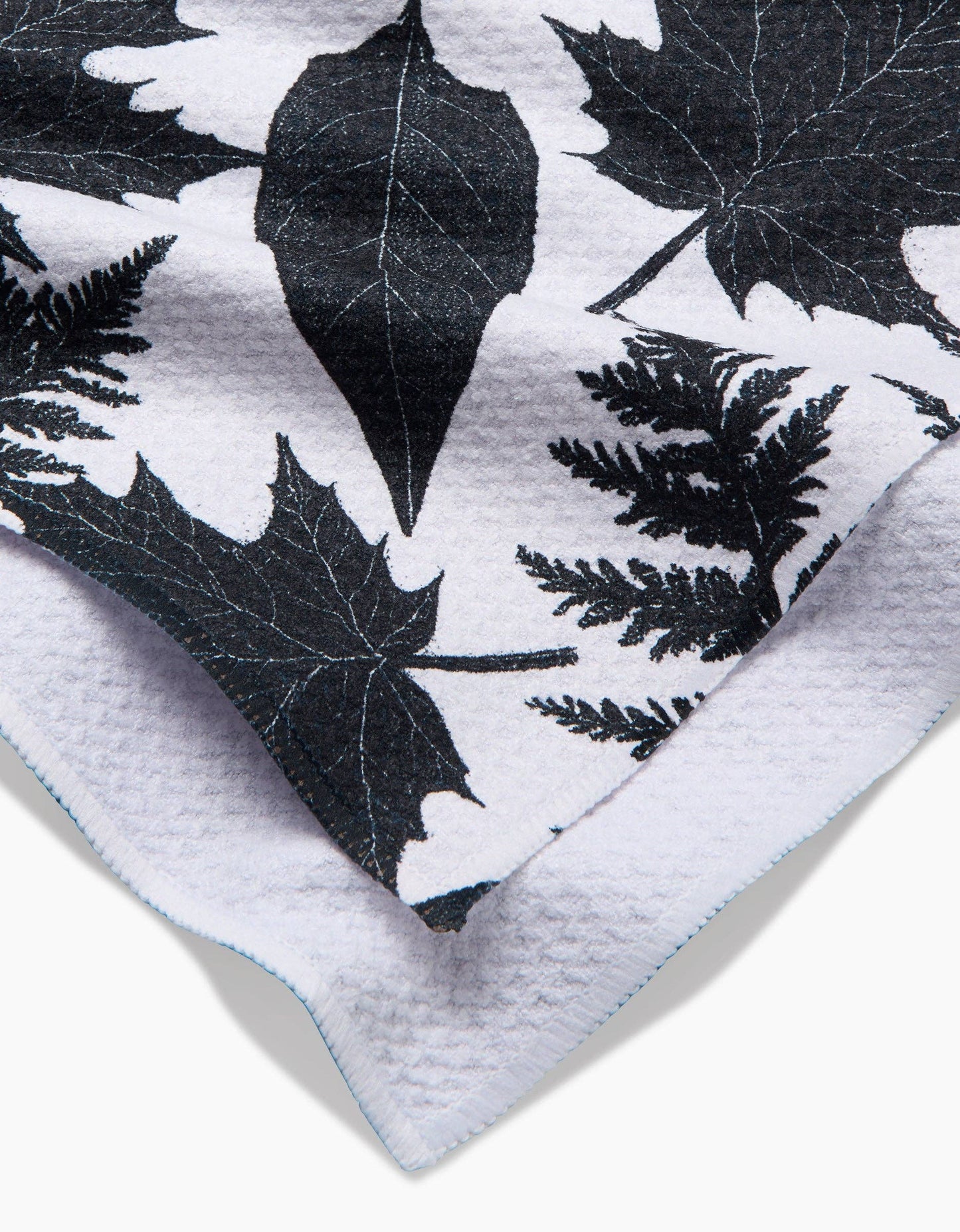 Geometry Spooky Leaves