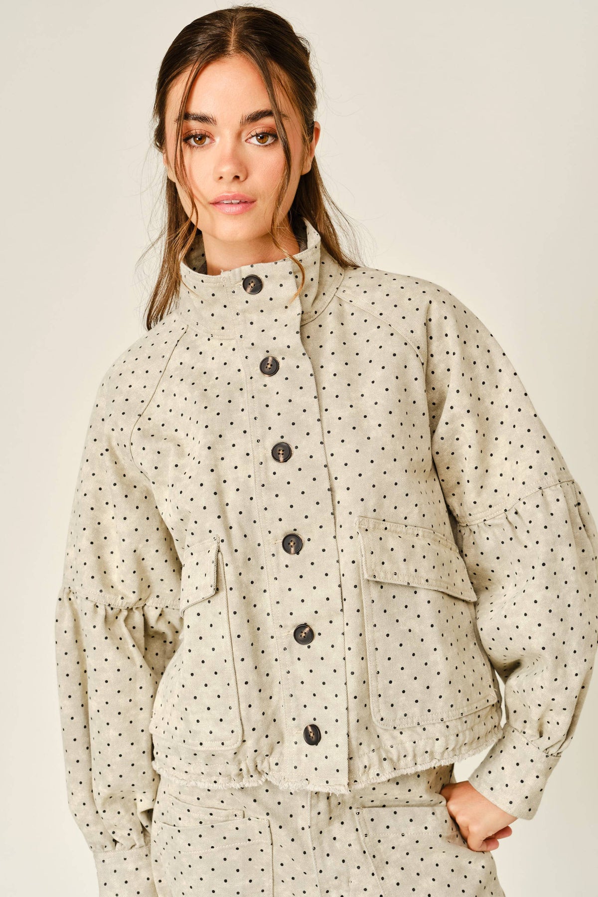Aaron & Amber - AJJ6317 POLKA DOT BALLON SLEEVE TWILL JACKET
