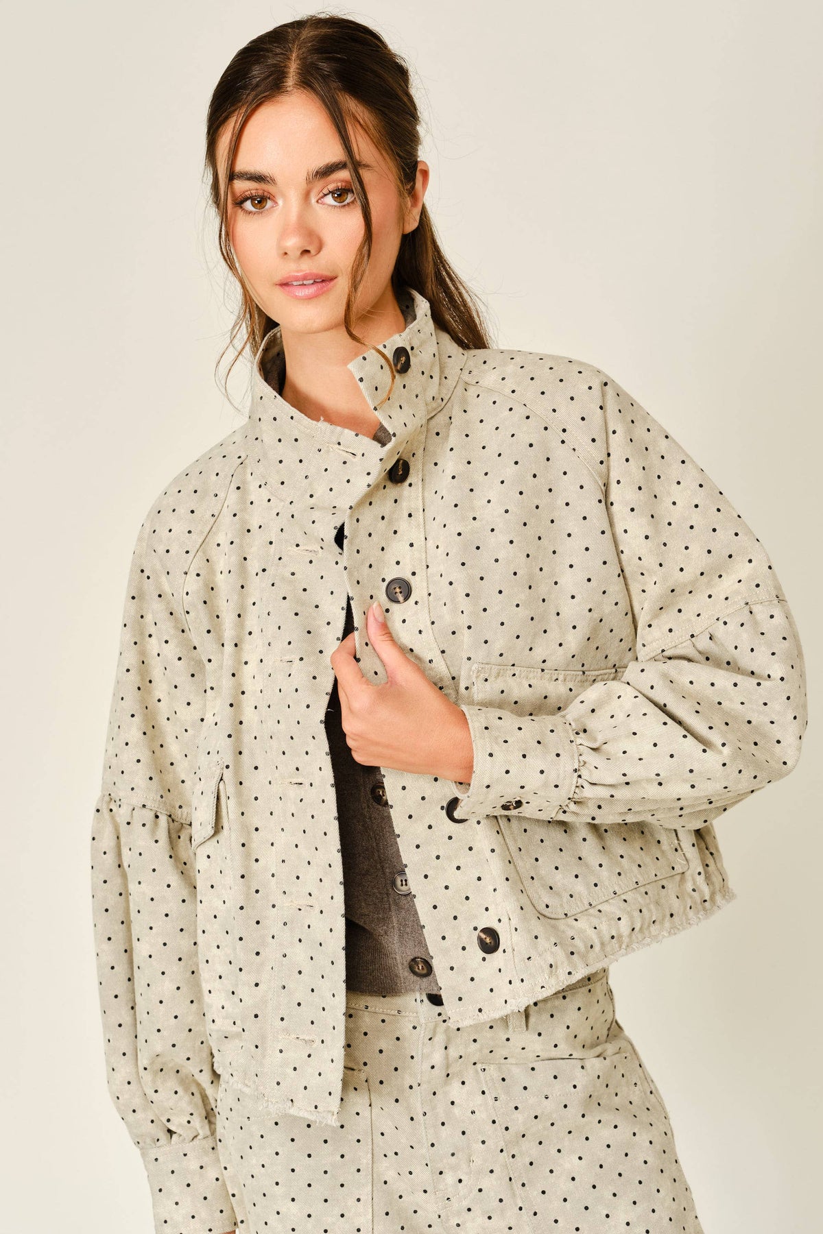 Aaron & Amber - AJJ6317 POLKA DOT BALLON SLEEVE TWILL JACKET